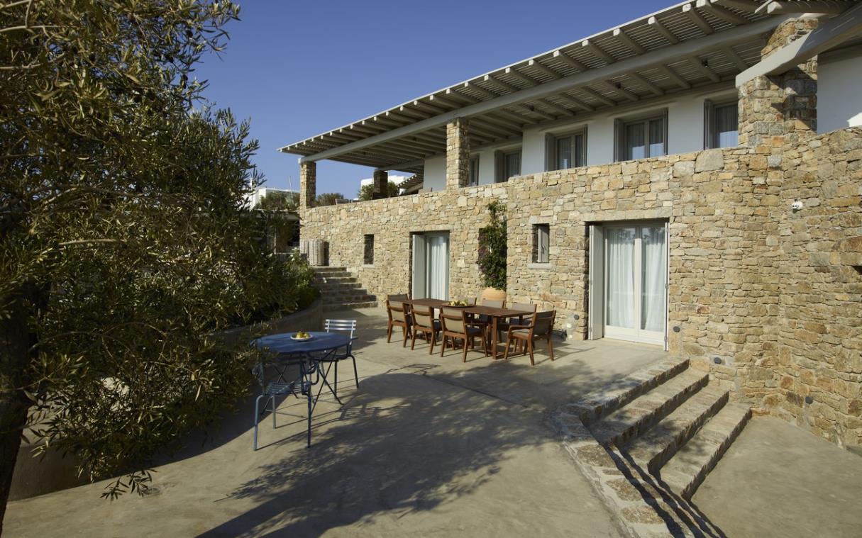 villa-mykonos-greek-islands-greece-luxury-pool-bluewave-XL-out-din1 (3).jpg