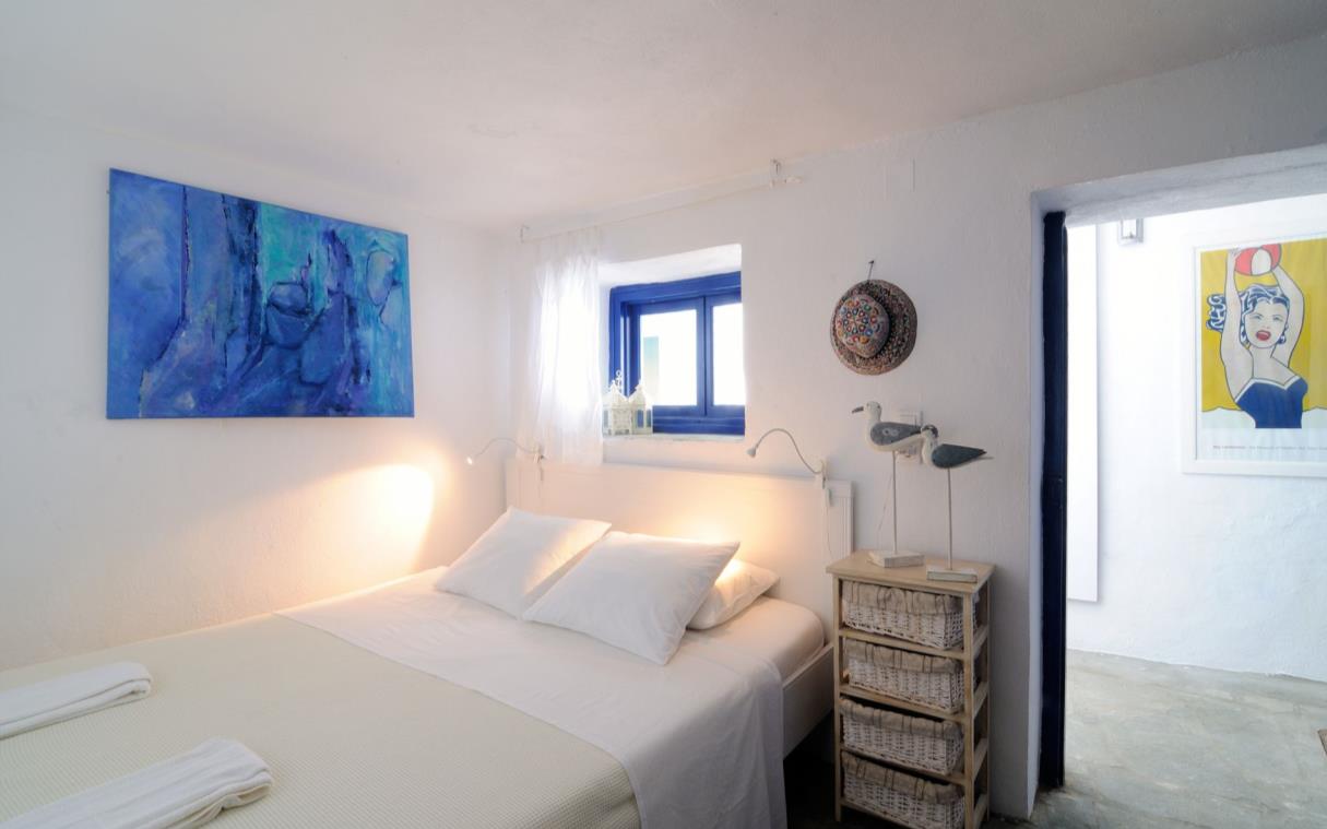 Villa Sifnos Cyclades Islands Greece Luxury Beach Pool Monet Bed 9