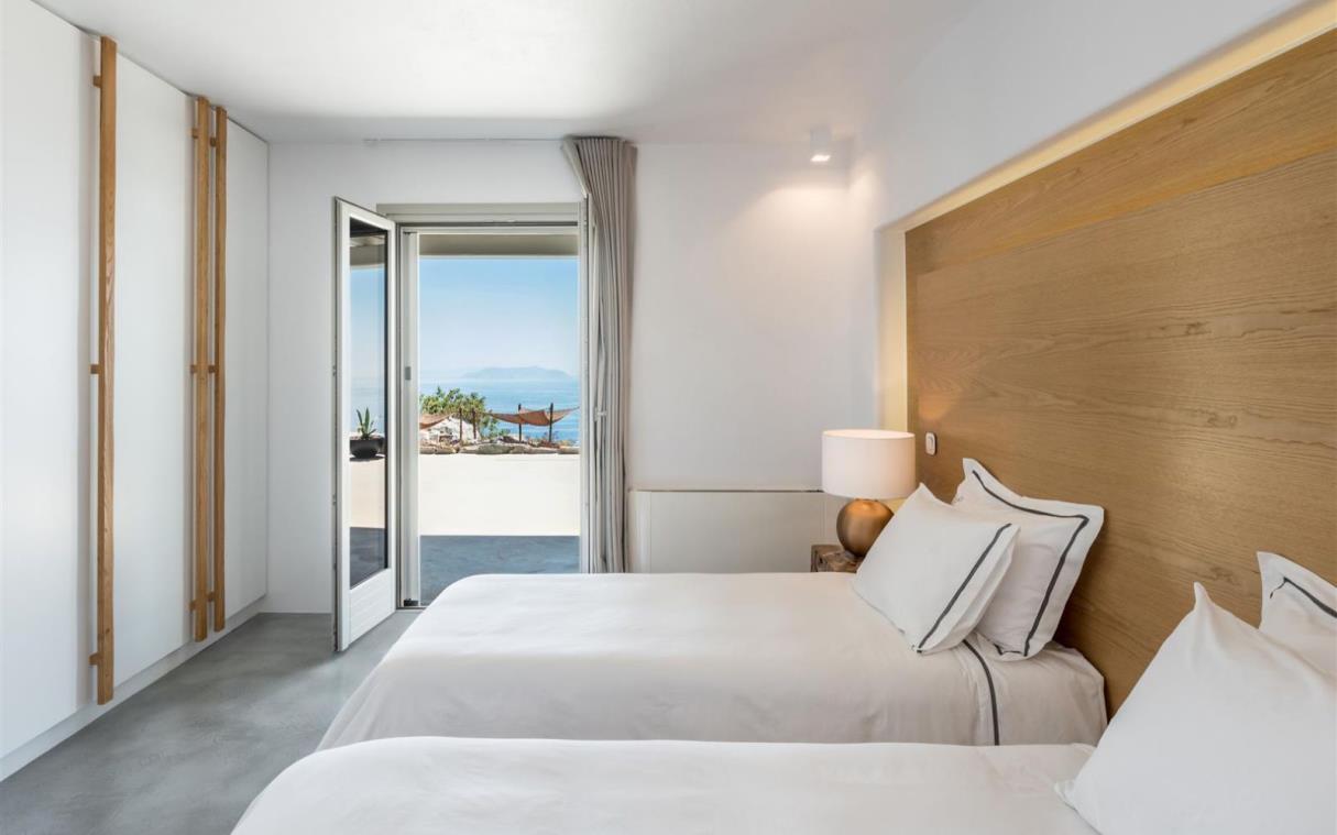 villa-kea-greece-luxury-pool-ocean-nomios-bed.jpg
