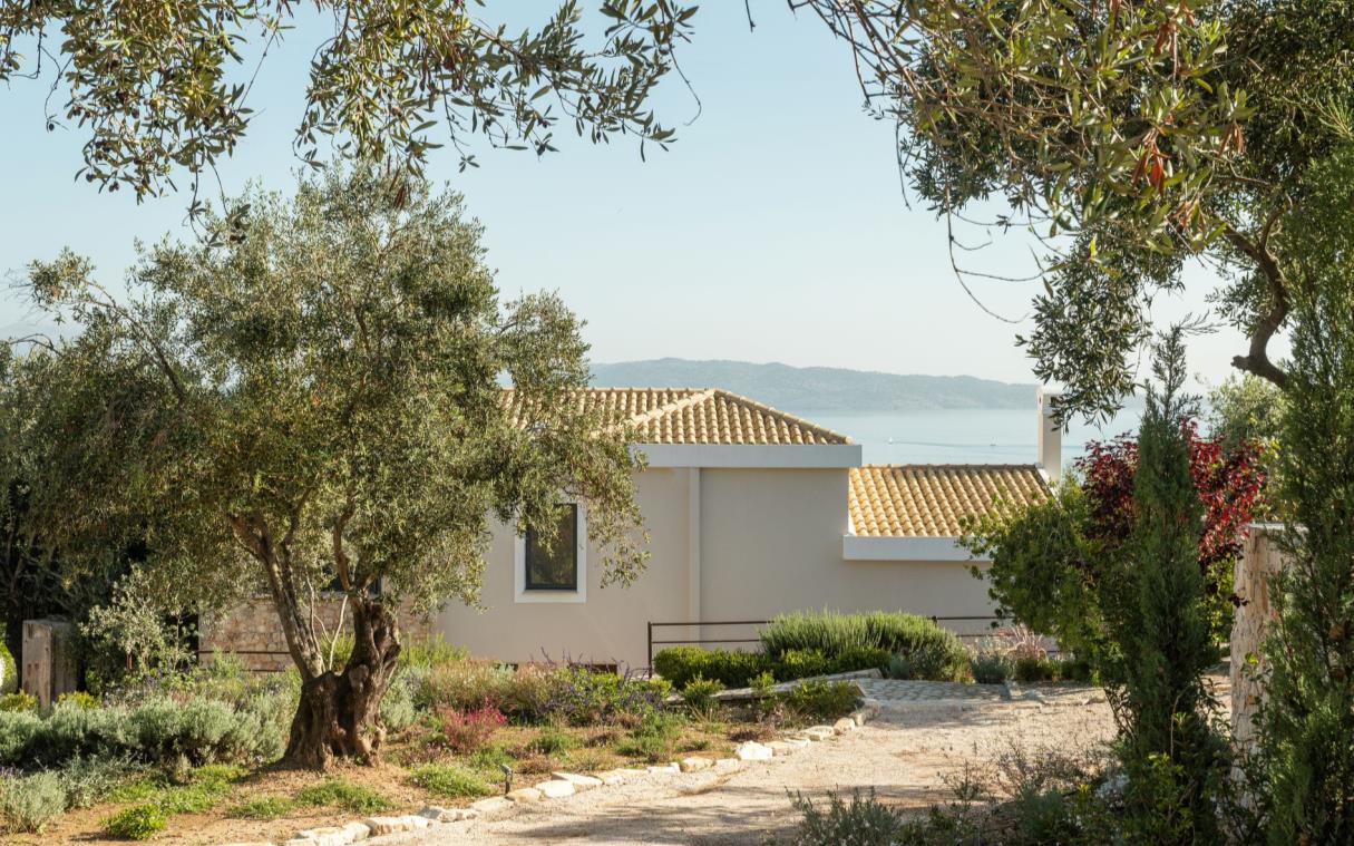 villa-corfu-ionian islands-greece-beach-pool-daniela-ext (2)