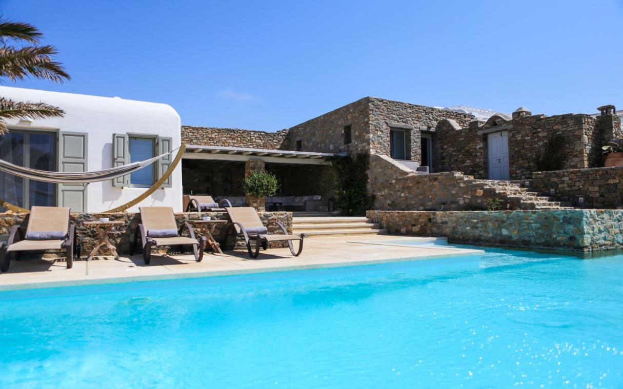 villa-agios-stefanos-mykonos-cyclades-modern-luxury-casa-di-mare-poo (1).jpg