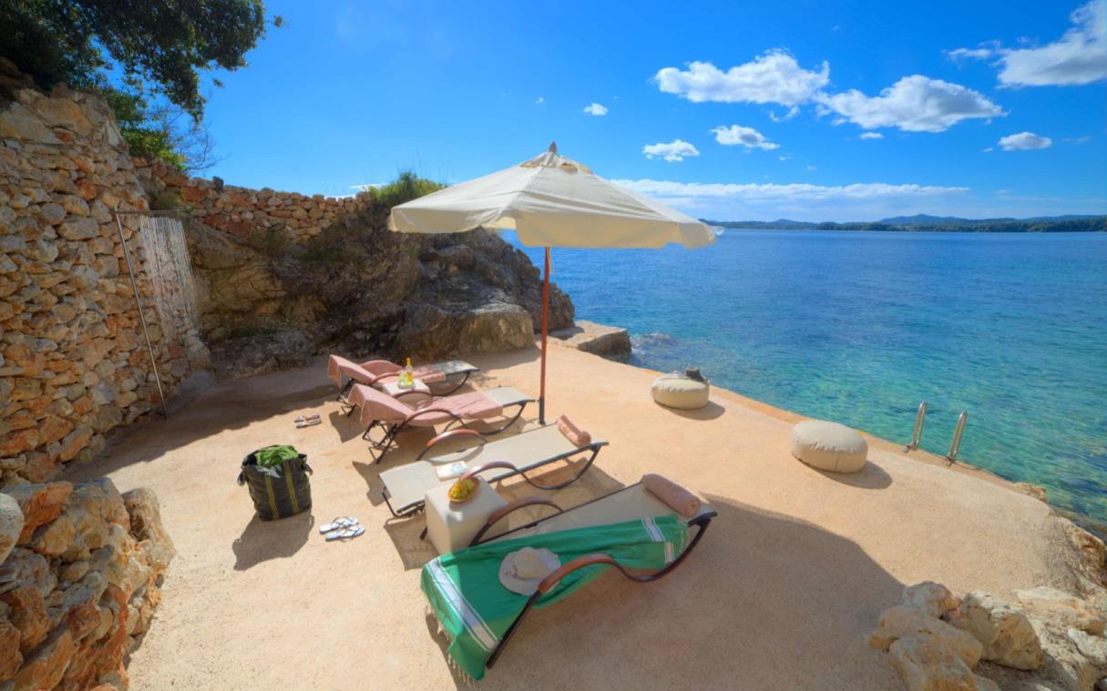 villa-corfu-greece-ionian-islands-luxury-pool-views-domina-bea (5).jpg