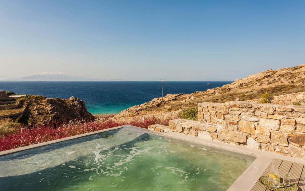 villa-mykonos-cyclades-greece-luxury-pool-adel-jac (2).jpg