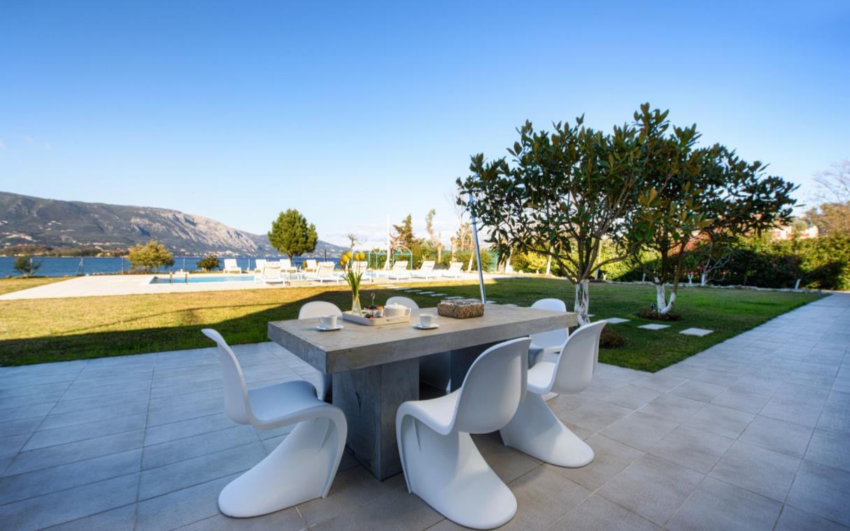 villa-corfu-greek-islands-greece-beachfront-pool-knk-korali-out-din
