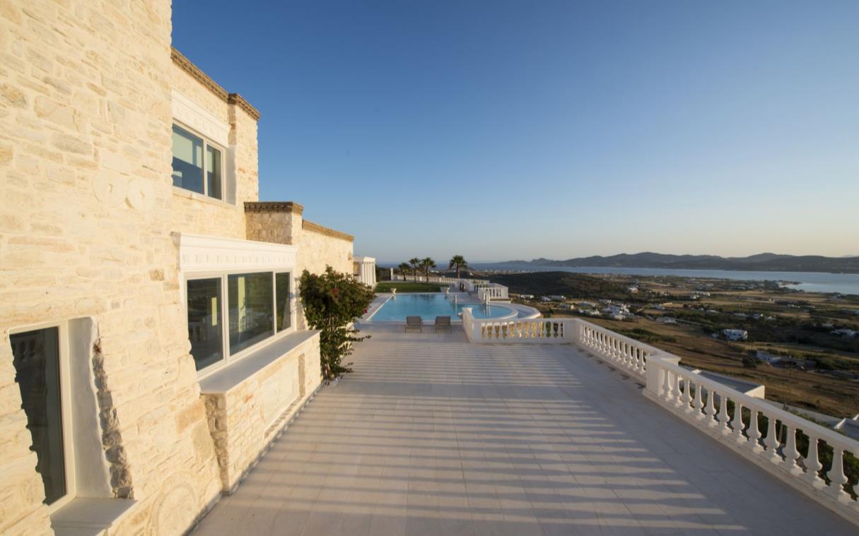 villa-paros-cyclades-greek-islands-luxury-pool-sea-views-aethra-ext-11.jpg