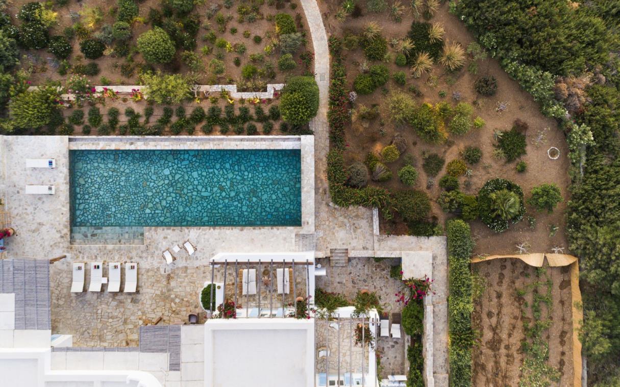 villa-antiparos-cyclades-greece-luxury-pool-maria-aer.jpg