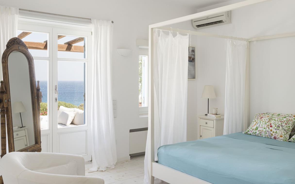 villa-antiparos-cyclades-greece-luxury-pool-maria-bed (1).jpg