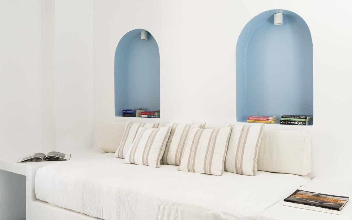 villa-antiparos-cyclades-greece-luxury-pool-maria-bed (6).jpg