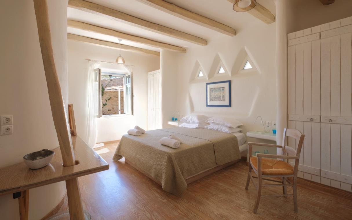villa-paros-greek-islands-greece-luxury-pool-delion-bed (3)