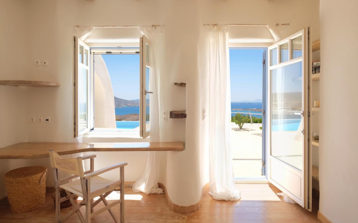 villa-paros-greek-islands-greece-luxury-pool-delion-bed (5)