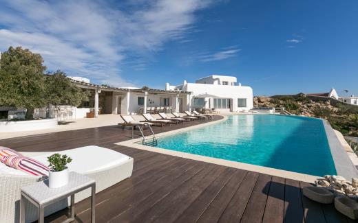 villa-mykonos-cyclades-islands-pool-beach-luxury-alia5-cov.jpg