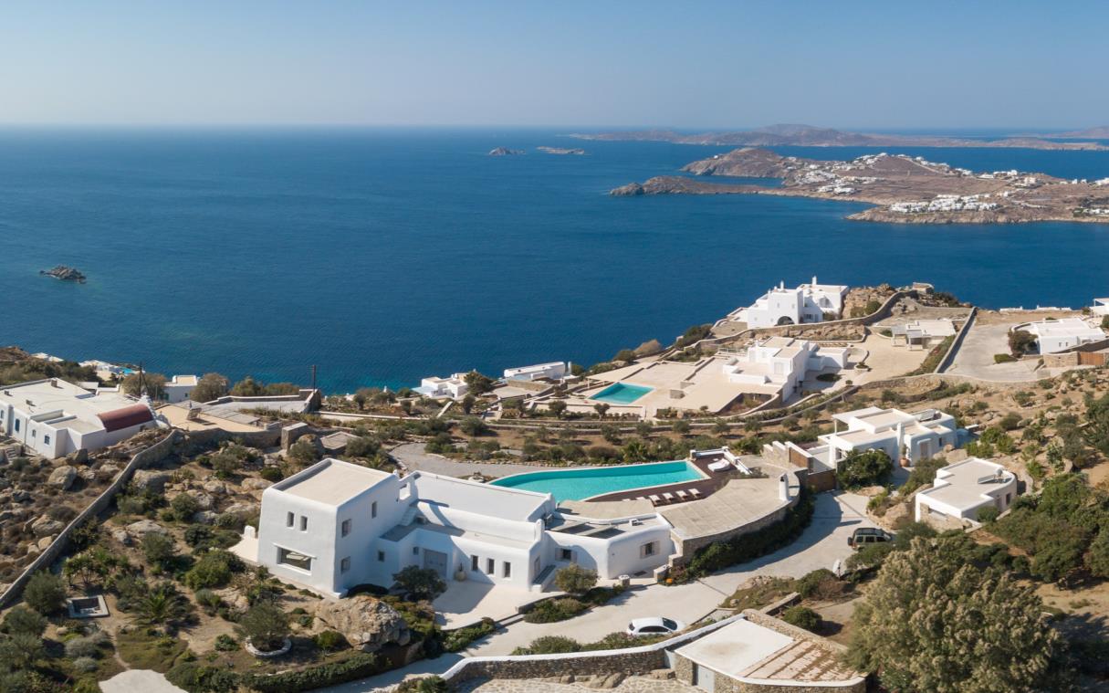 villa-mykonos-cyclades-islands-pool-beach-luxury-alia5-pan.jpg