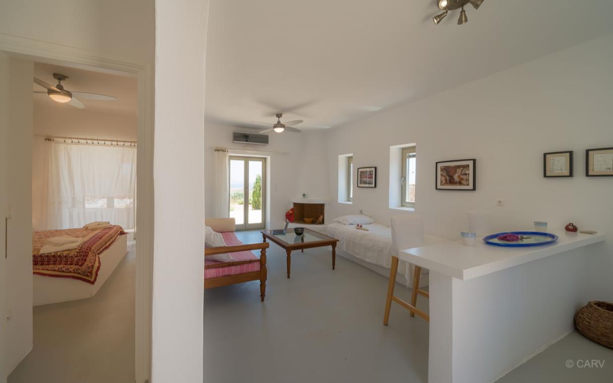 villa-antiparos-cyclades-greece-pool-beach-petalida-guesthouse-liv.jpg