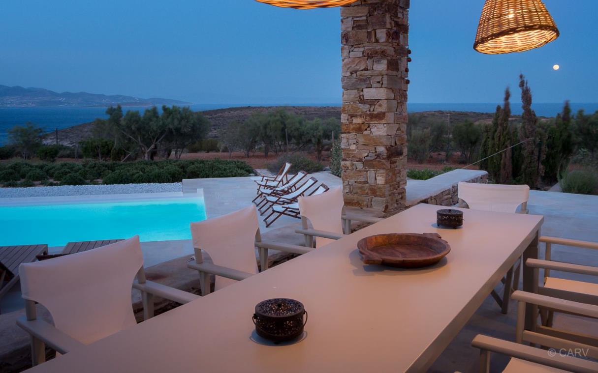 villa-antiparos-cyclades-greece-pool-beach-petalida-1-out-din.jpg