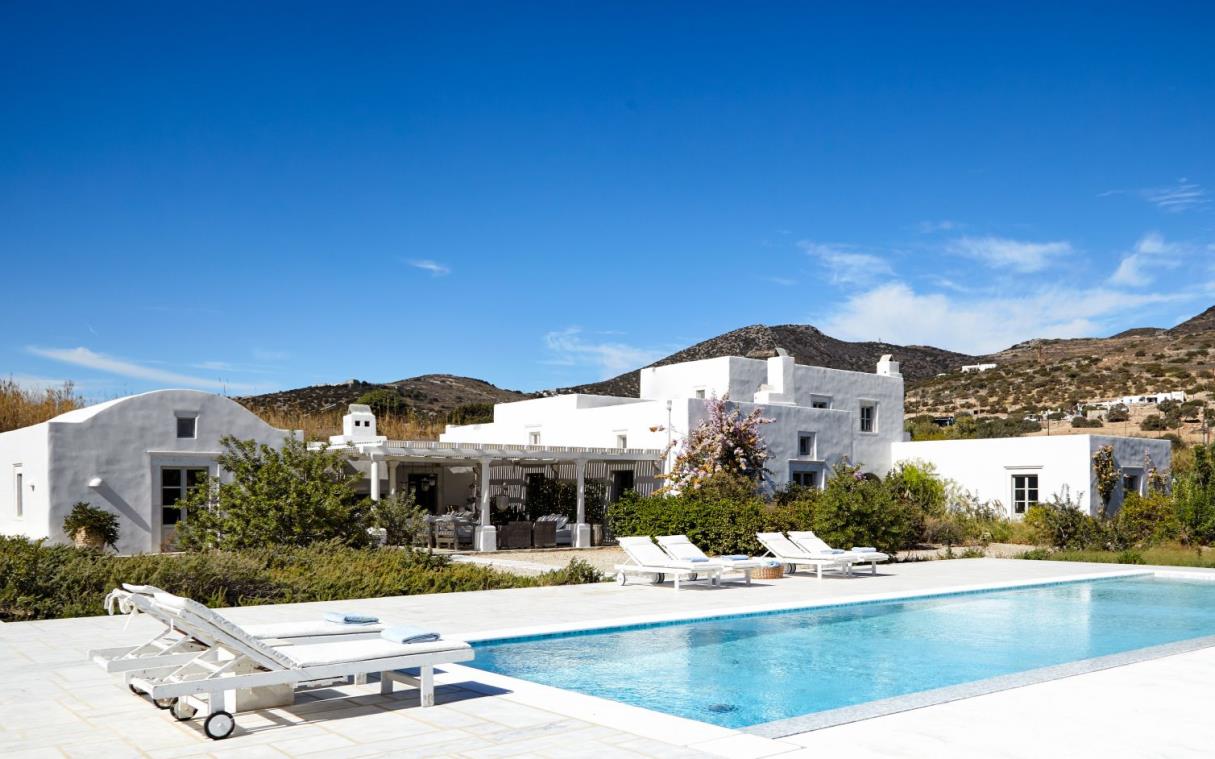villa-paros-cyclades-greece-beach-pool-nefeli-cov.jpg