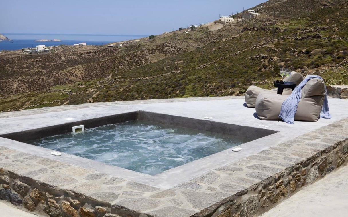 villa-mykonos-cyclades-greek-islands-greece-sea-pool-luxury-adelaide-jac (3).jpg