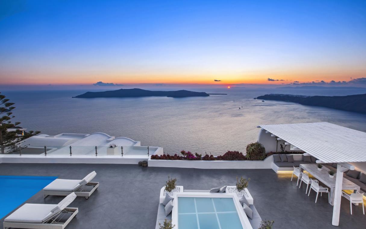 villa-santorini-cyclades-greece-luxury-sea-minimalist-erossea-aer-3.jpg