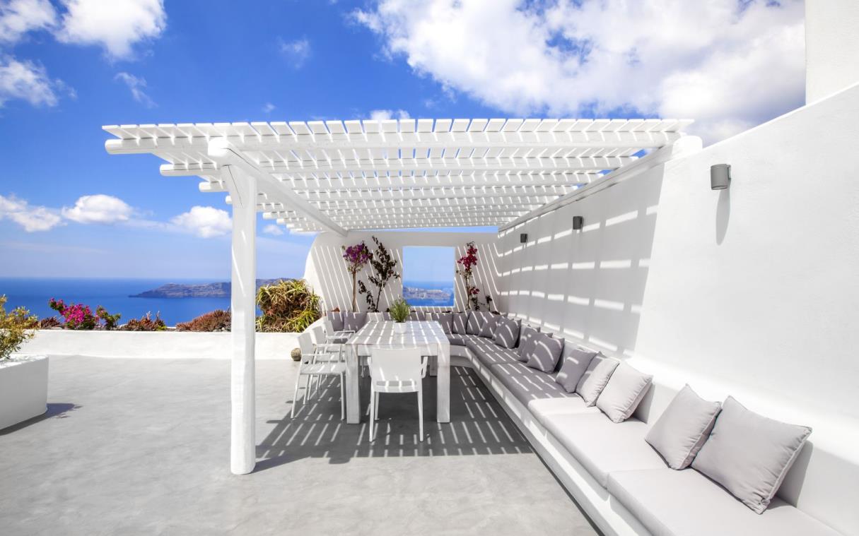 villa-santorini-cyclades-greece-luxury-sea-minimalist-erossea-out-din.jpg
