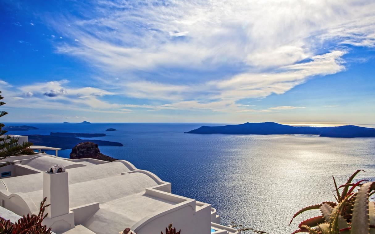 villa-santorini-cyclades-greece-luxury-sea-minimalist-erossea-vie-3.jpg