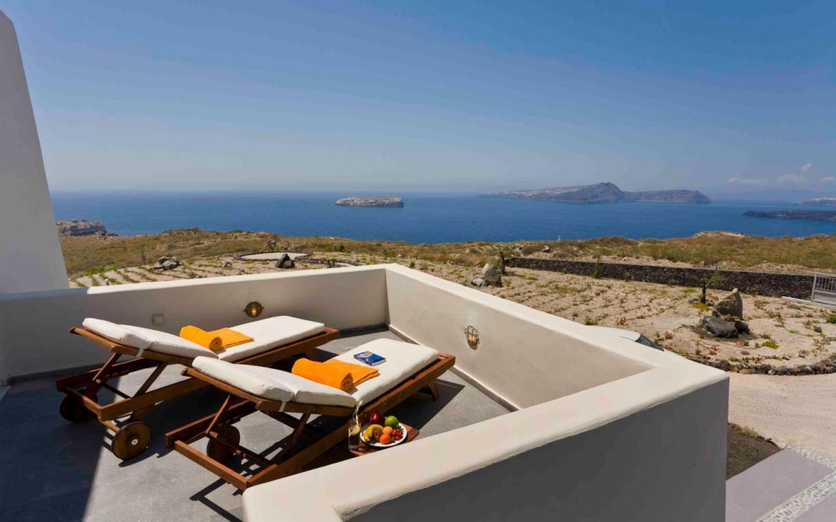 villa-santorini-cyclades-greece-beach-pool-amalia-ter.jpg
