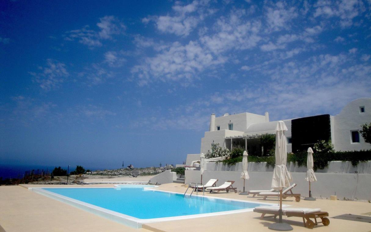 villa-santorini-cyclades-greece-beach-pool-amalia-cov.jpg