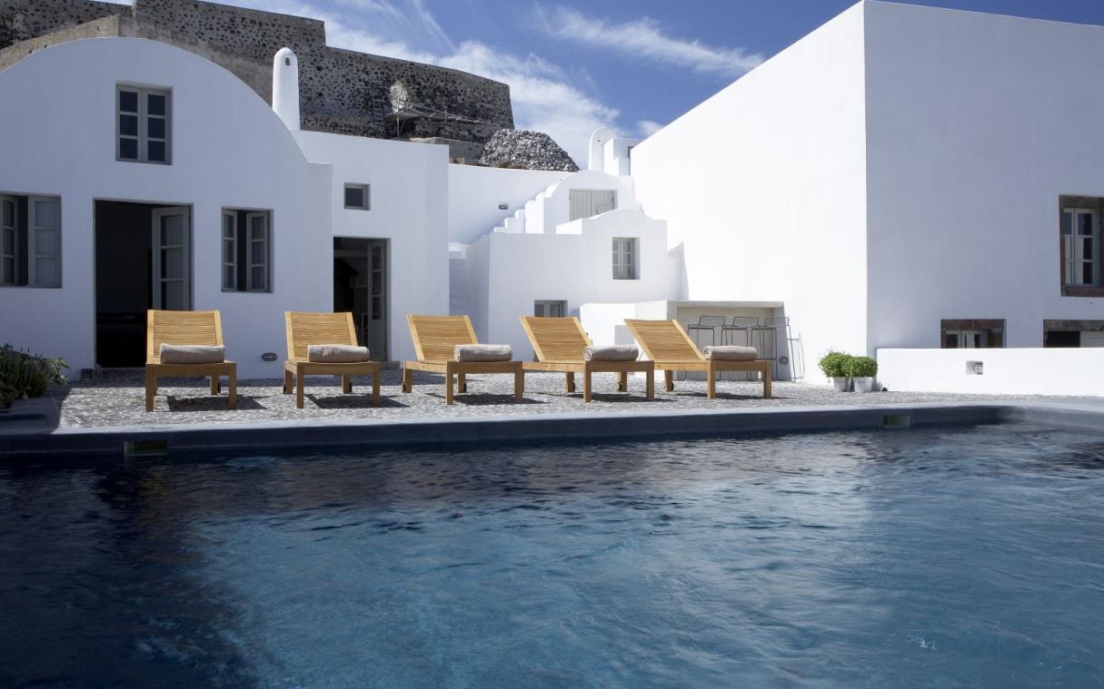villa-santorini-cyclades-greece-luxury-pool-ioli-poo.jpg