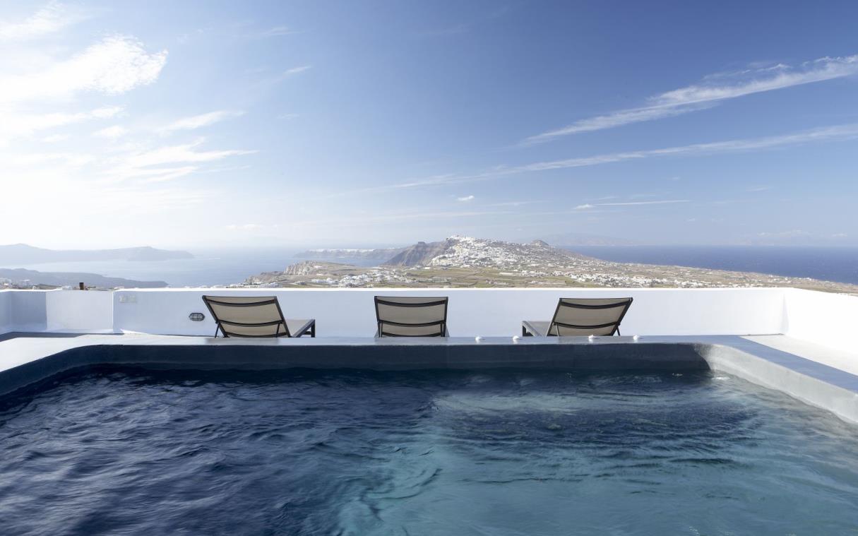 villa-santorini-cyclades-greece-luxury-pool-ioli-poo (1).jpg
