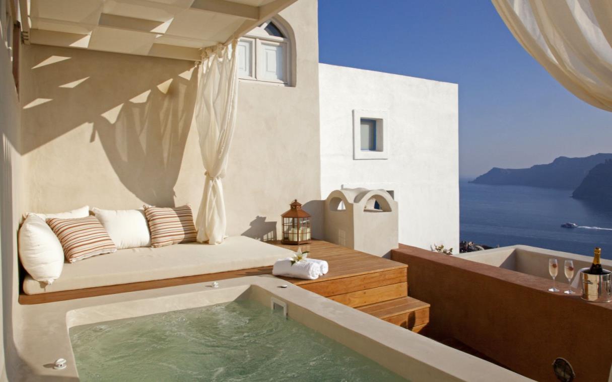 villa-santorini-cyclades-greece-luxury-sea-view-nina-pool.jpg