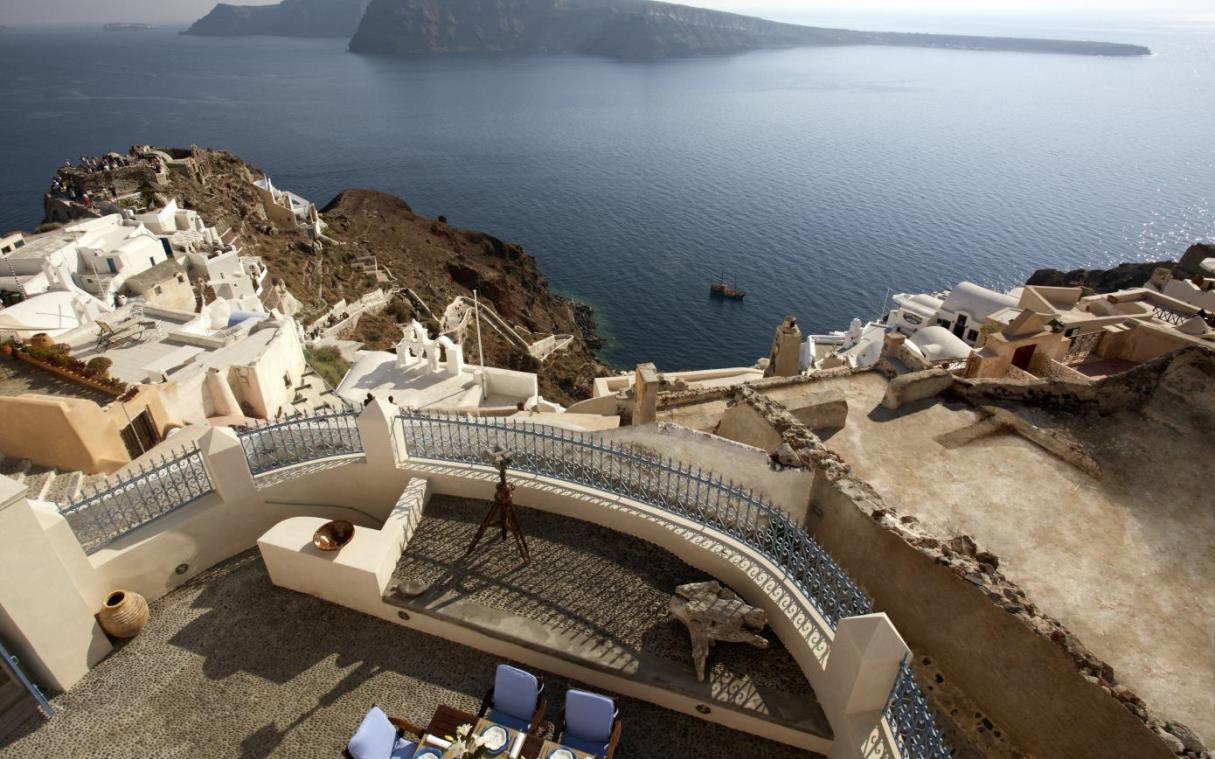 villa-santorini-cyclades-greece-luxury-sea-view-nina-terrace.jpg