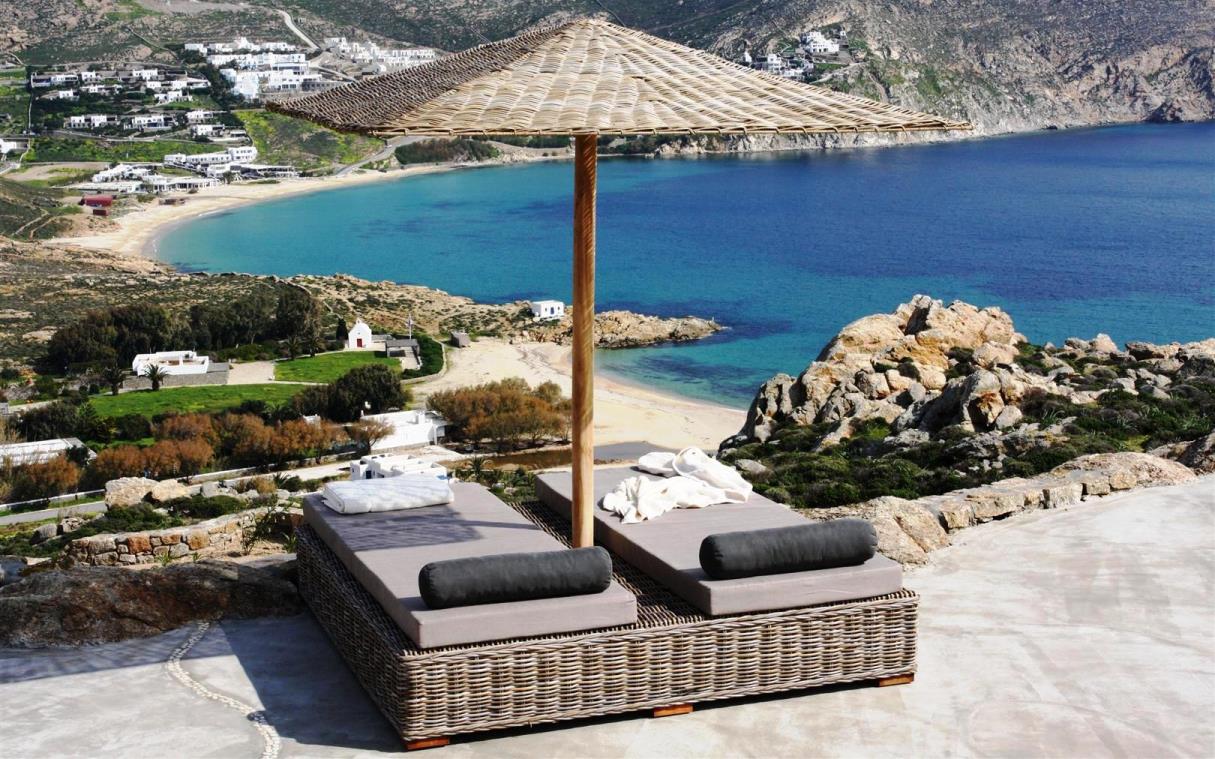 villa-mykonos-cyclades-greece-pool-sea-views-felicity-vie-1.jpg