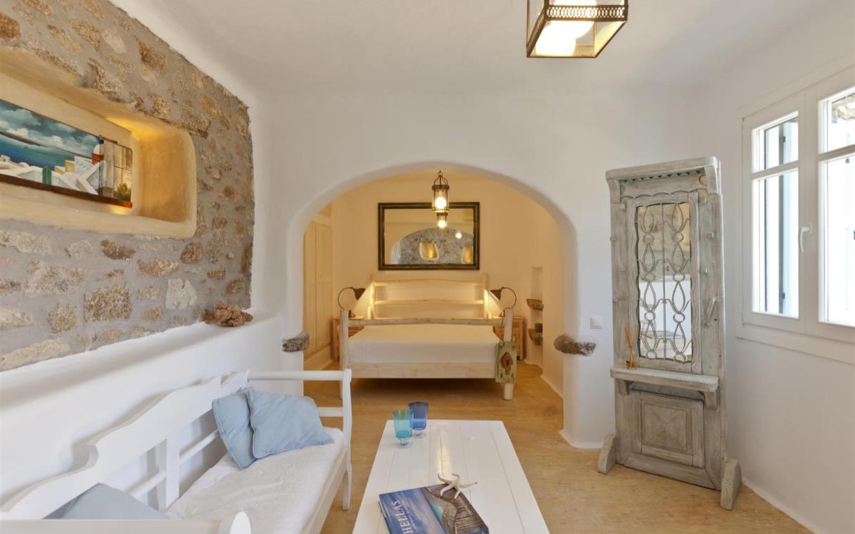 villa-mykonos-cyclades-greece-luxury-pool-infinity-bed-3.jpg