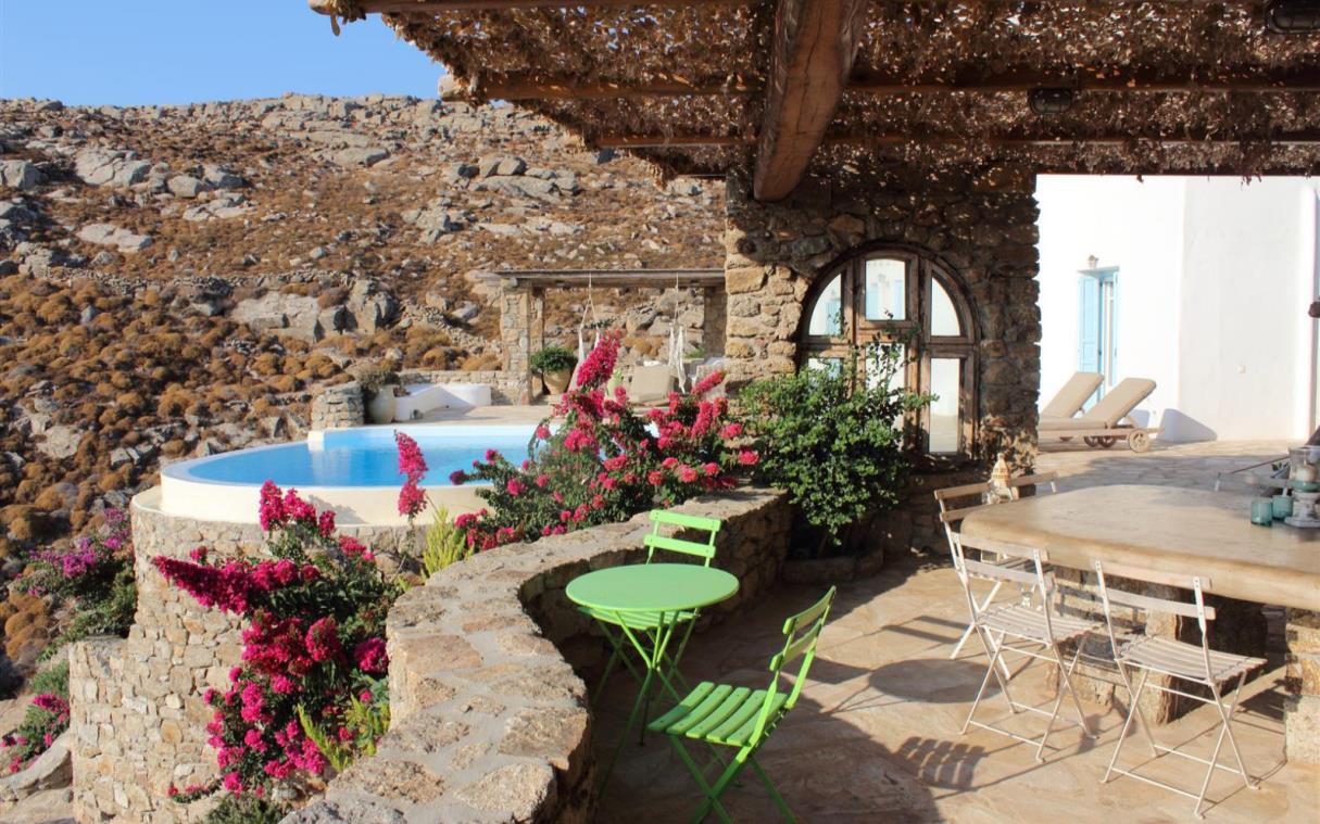 villa-mykonos-cyclades-greece-luxury-pool-infinity-ter-1.jpg