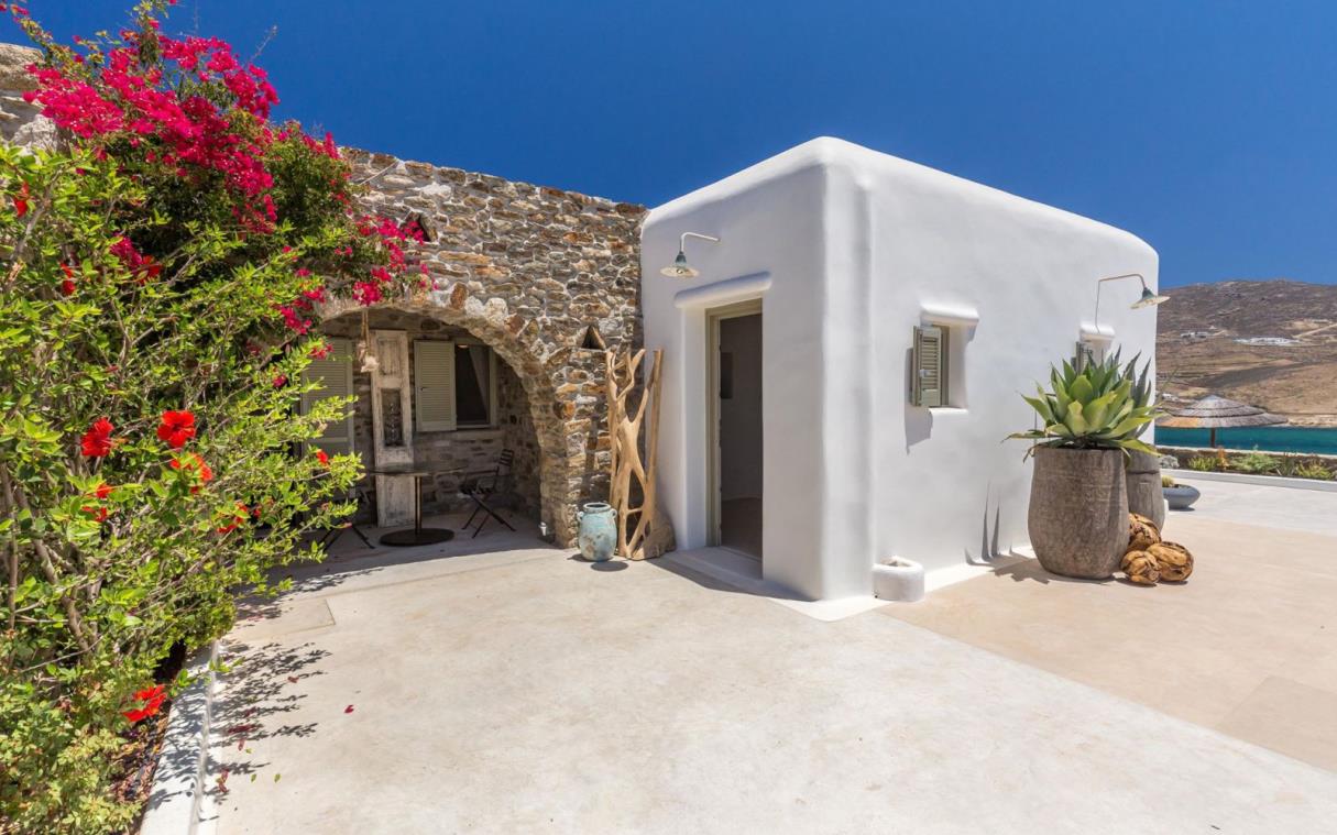villa-mykonos-cyclades-greek-islands-greece-pool-garden-cecille-ext (2).jpg