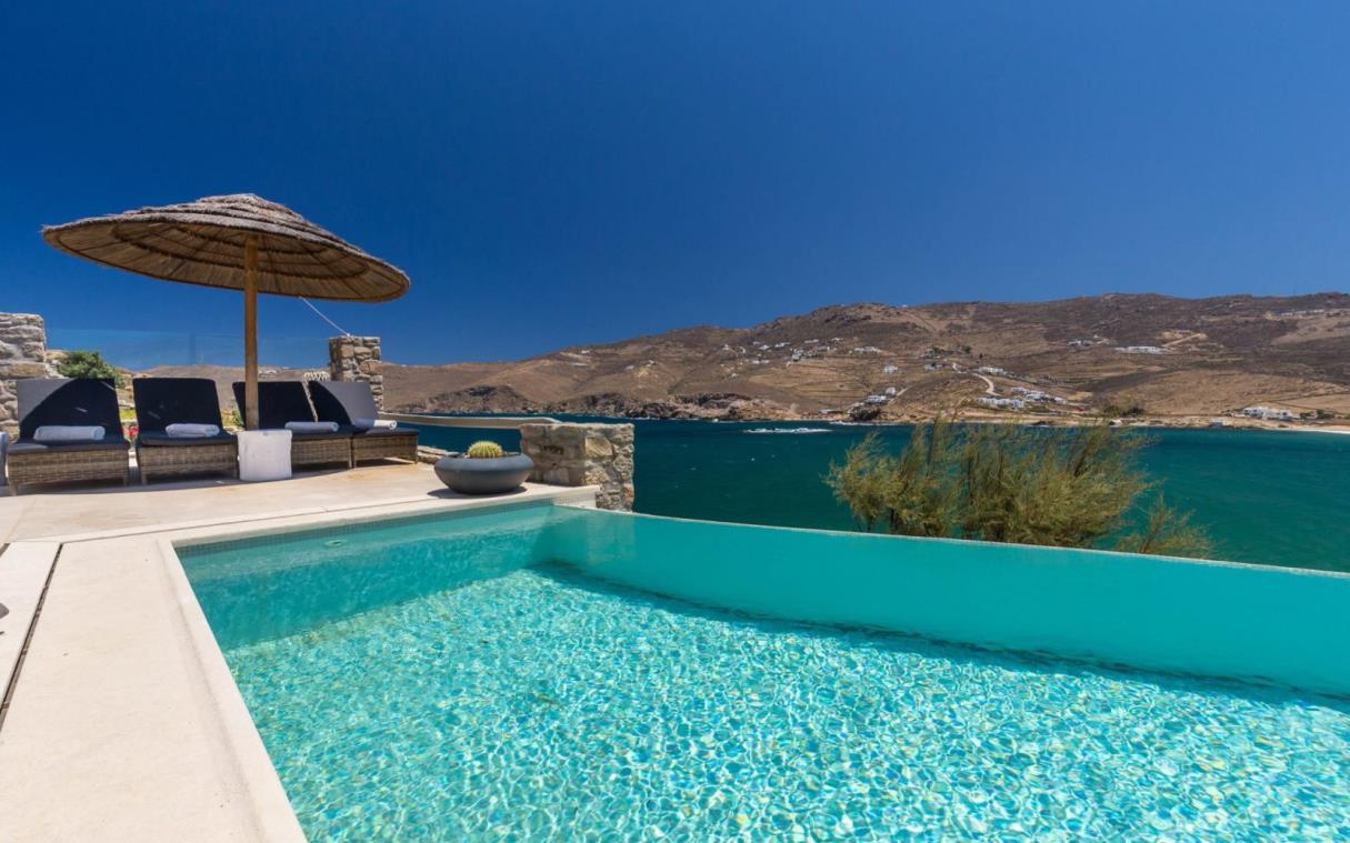 villa-mykonos-cyclades-greek-islands-greece-pool-garden-cecille-swim (4).jpg