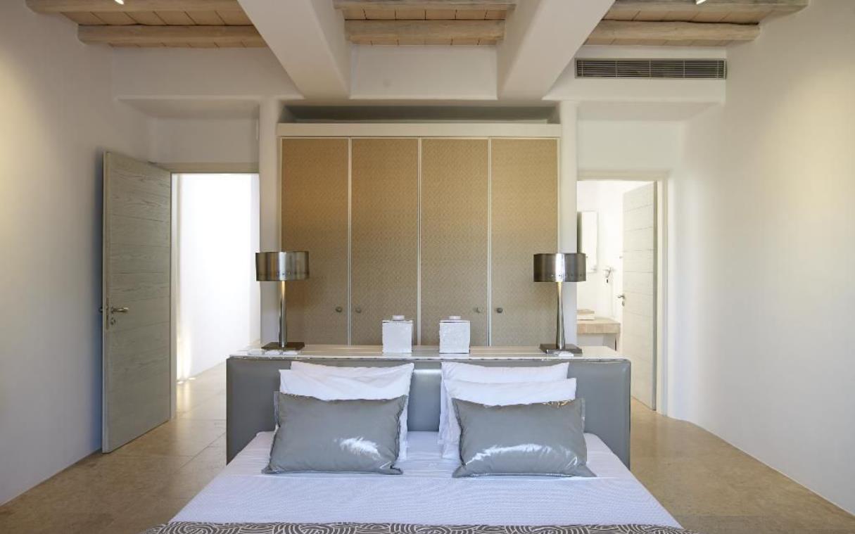 villa-mykonos-greece-luxury-pool-kallisti-one-bed (1).jpg