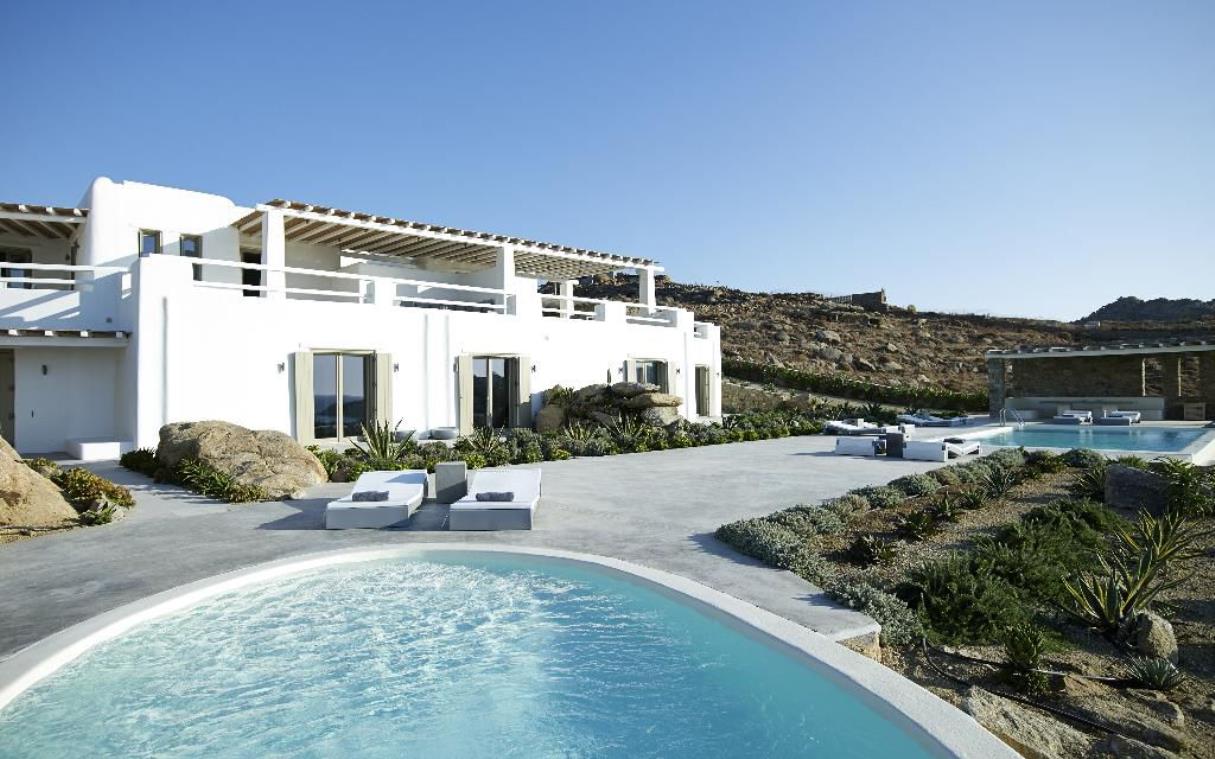 villa-mykonos-greece-luxury-pool-kallisti-one-swim (23).jpg
