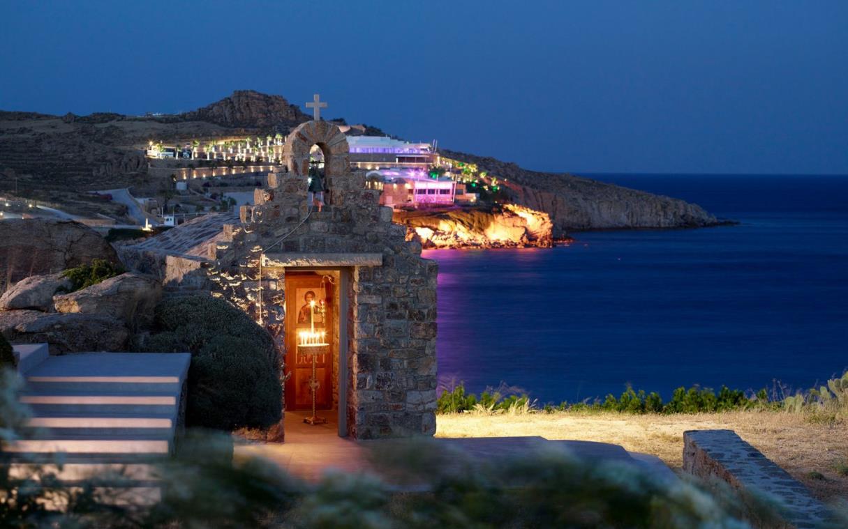 villa-mykonos-greece-luxury-pool-kallisti-one-chur (2).jpg