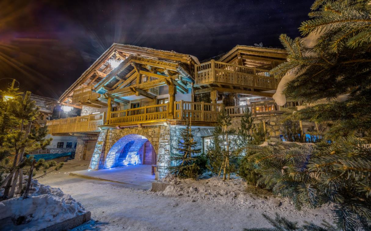 chalet-val-d-isere-french-alps-france-luxury-pool-lhotse-ext-1.jpg