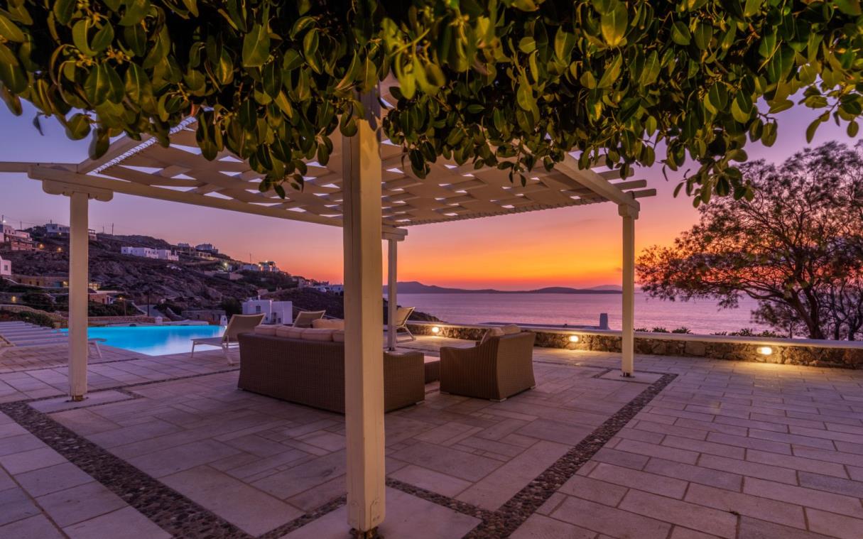villa-mykonos-cyclades-greece-luxury-pool-seaview-out-lou (5).jpg