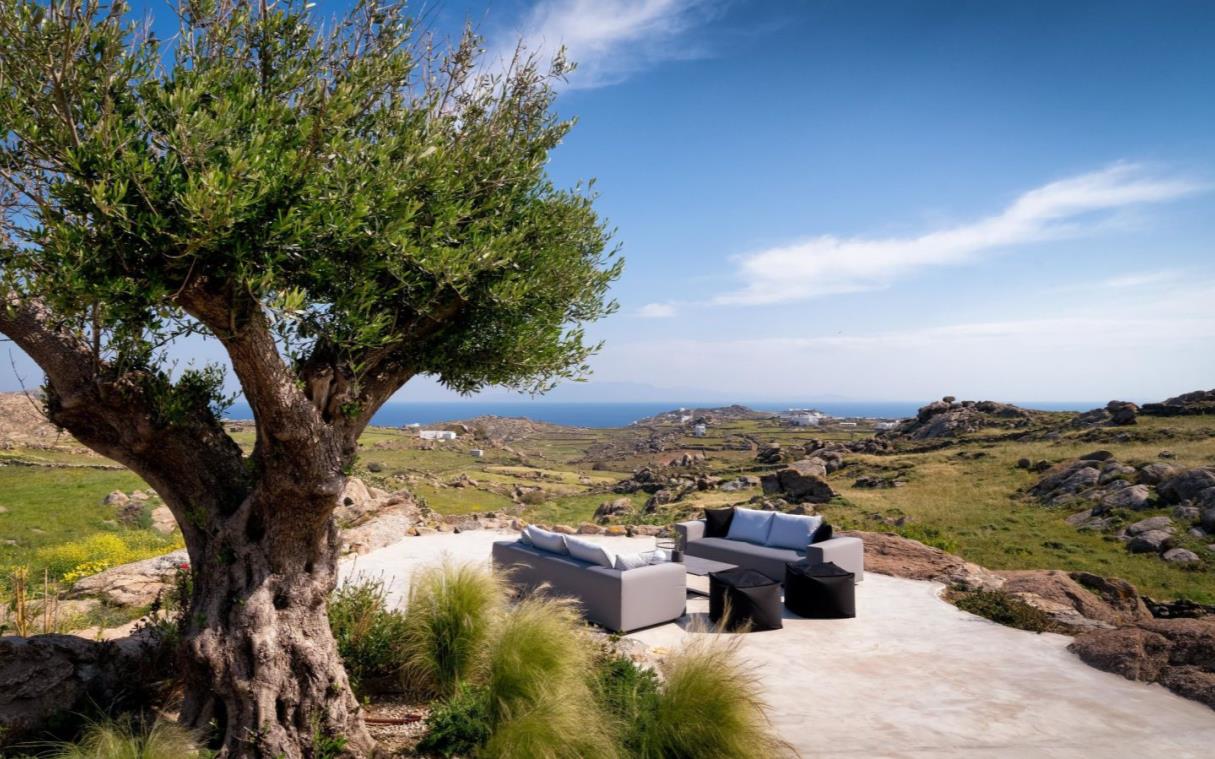 villa-mykonos-greece-luxury-pool-simone-out-liv.jpg