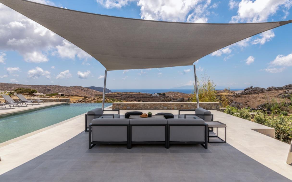 villa-mykonos-greece-luxury-modern-pool-simone-terr (2).jpg