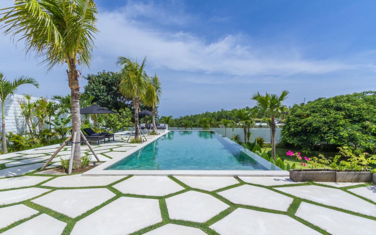 villa-uluwatu-bali-indonesia-luxury-pool-kusuma-swim-area (11).jpg