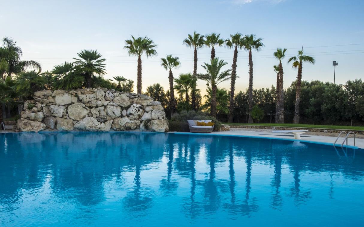 villa-lecce-apulia-italy-pool-luxury-masseria-antonio-augusto-swim (3).jpg (1)