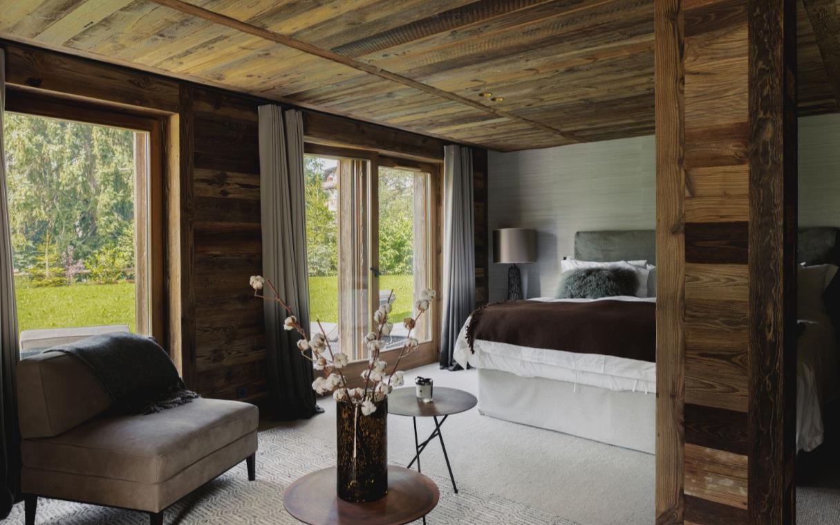 chalet-megeve-french-alps-france-ski-luxury-noma-bed (9).jpg