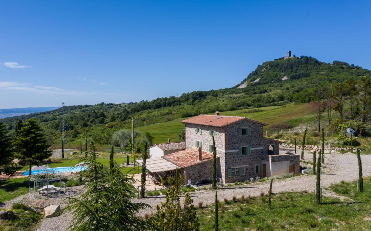 villa-valdorcia-tuscany-italy-luxury-pool-poggio-fibbia-ext (7).jpg