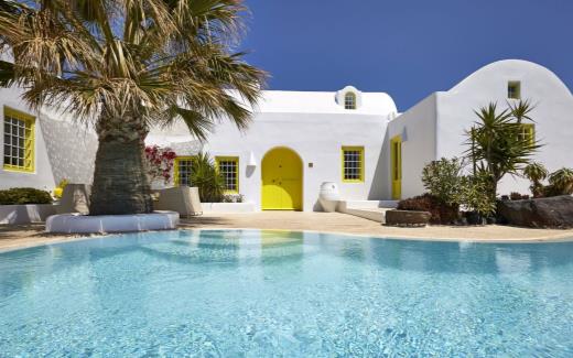 villa-santorini-cyclades-greece-luxury-pool-ftelari-COV2.jpg