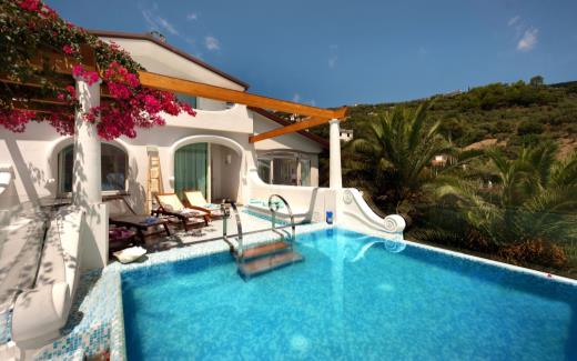 villa-nerano-sorrento-amalfi-italy-luxury-pool-sea-views-ulisse-poo-1.jpg
