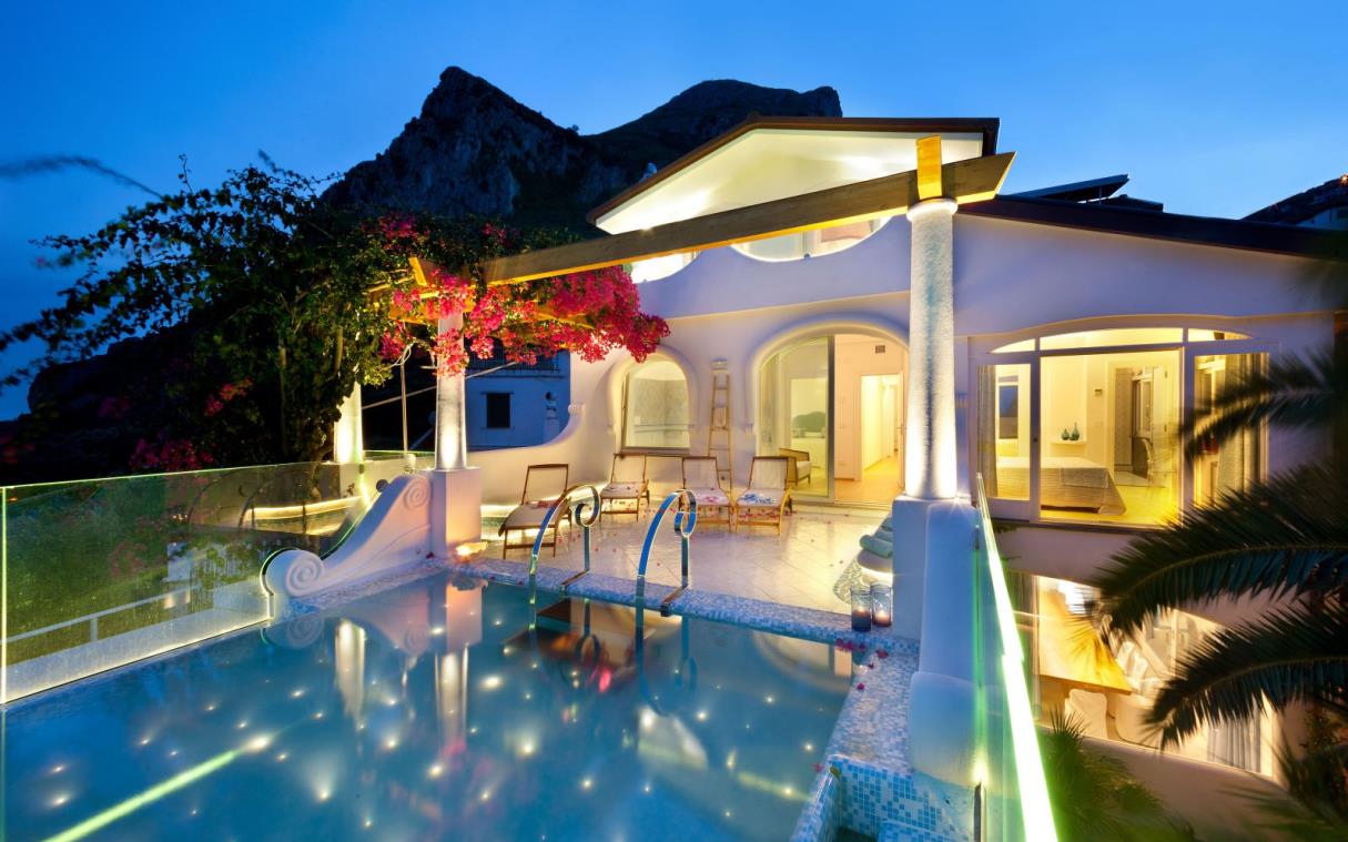 villa-nerano-sorrento-amalfi-italy-luxury-pool-sea-views-ulisse-poo-6.jpg