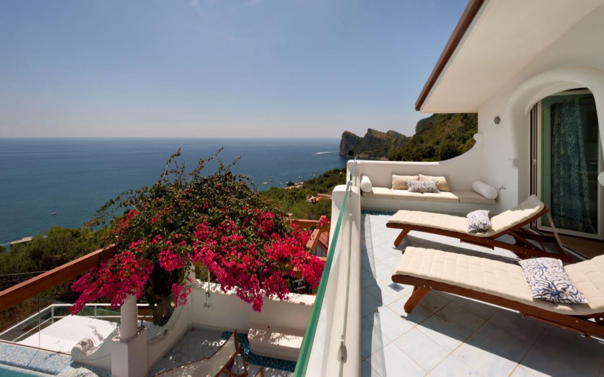 villa-nerano-sorrento-amalfi-italy-luxury-pool-sea-views-ulisse-out-ter-2.jpg