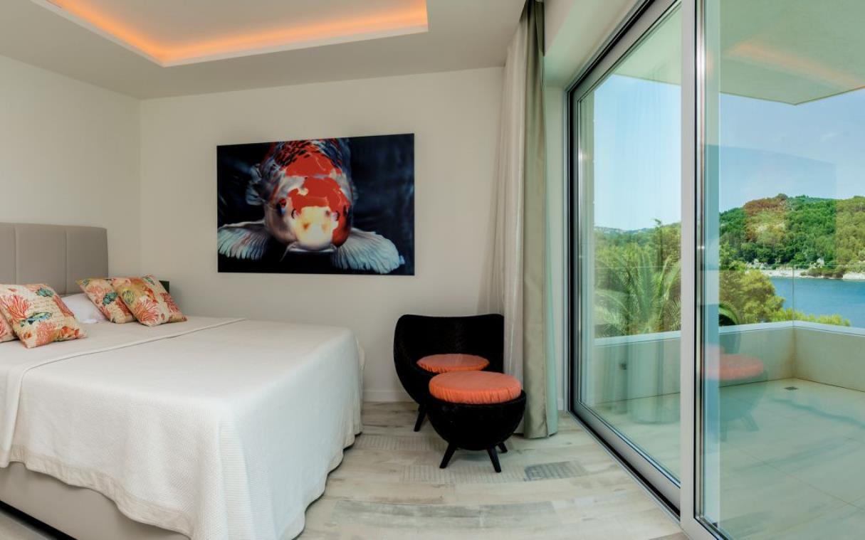 villa-split-croatia-luxury-pool-mila-bed (39).jpg